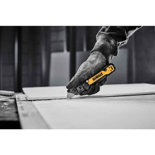 Нож DEWALT DWHT10992-0, складной фото 2 Нож DEWALT DWHT10992-0, складной фото 2