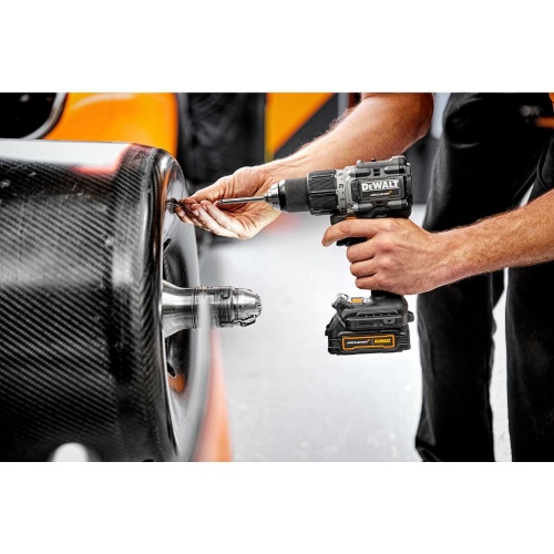 Ударная дрель-шуруповерт DEWALT McLaren Limited Edition DCD85ME2GT, 18 В, 2000 об/мин, с 2 АКБ 1.7 Ач и ЗУ, в кейсе TSTAK фото 4