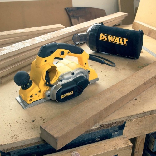 Рубанок DEWALT D26500, 1050 Вт, 13500 об/мин, 82 мм (D26500-QS) фото 6 Рубанок DEWALT D26500, 1050 Вт, 13500 об/мин, 82 мм (D26500-QS) фото 6