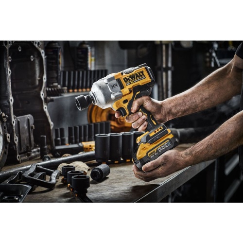 Аккумуляторный гайковерт DEWALT DCF961NT, 18 В, 2372 Нм, 1890 уд/мин, без АКБ и ЗУ, в кейсе TSTAK (DCF961NT-XJ) фото 9 Аккумуляторный гайковерт DEWALT DCF961NT, 18 В, 2372 Нм, 1890 уд/мин, без АКБ и ЗУ, в кейсе TSTAK (DCF961NT-XJ) фото 9