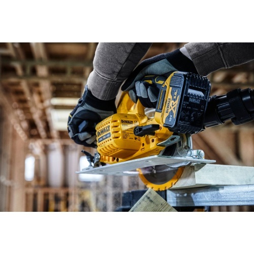 Аккумуляторная дисковая пила DEWALT DCS570N, 18 В, 184 мм, 5500 об/мин, без АКБ и ЗУ (DCS570N-XJ) фото 2 Аккумуляторная дисковая пила DEWALT DCS570N, 18 В, 184 мм, 5500 об/мин, без АКБ и ЗУ (DCS570N-XJ) фото 2